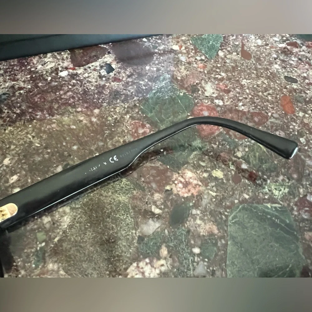 COA VERSACE Box comes with free glasses frame that was repaired